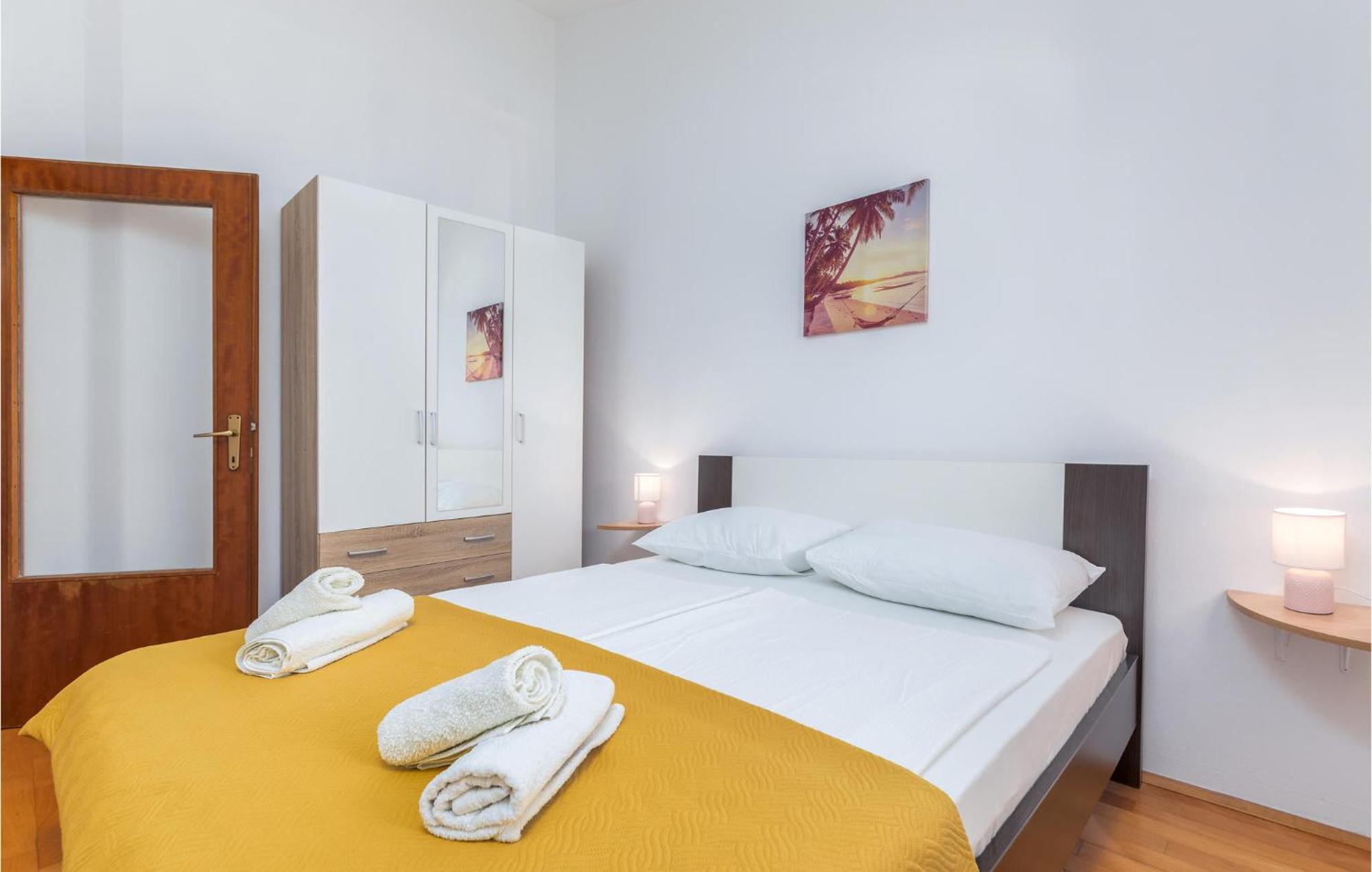 1 Bedroom Lovely In *